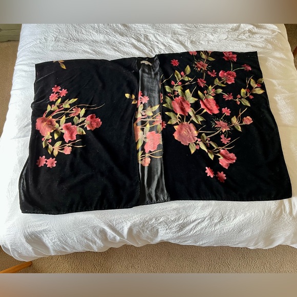 Boho Black Velvet & Roses Kimono/Topper/Shawl - Picture 4 of 8